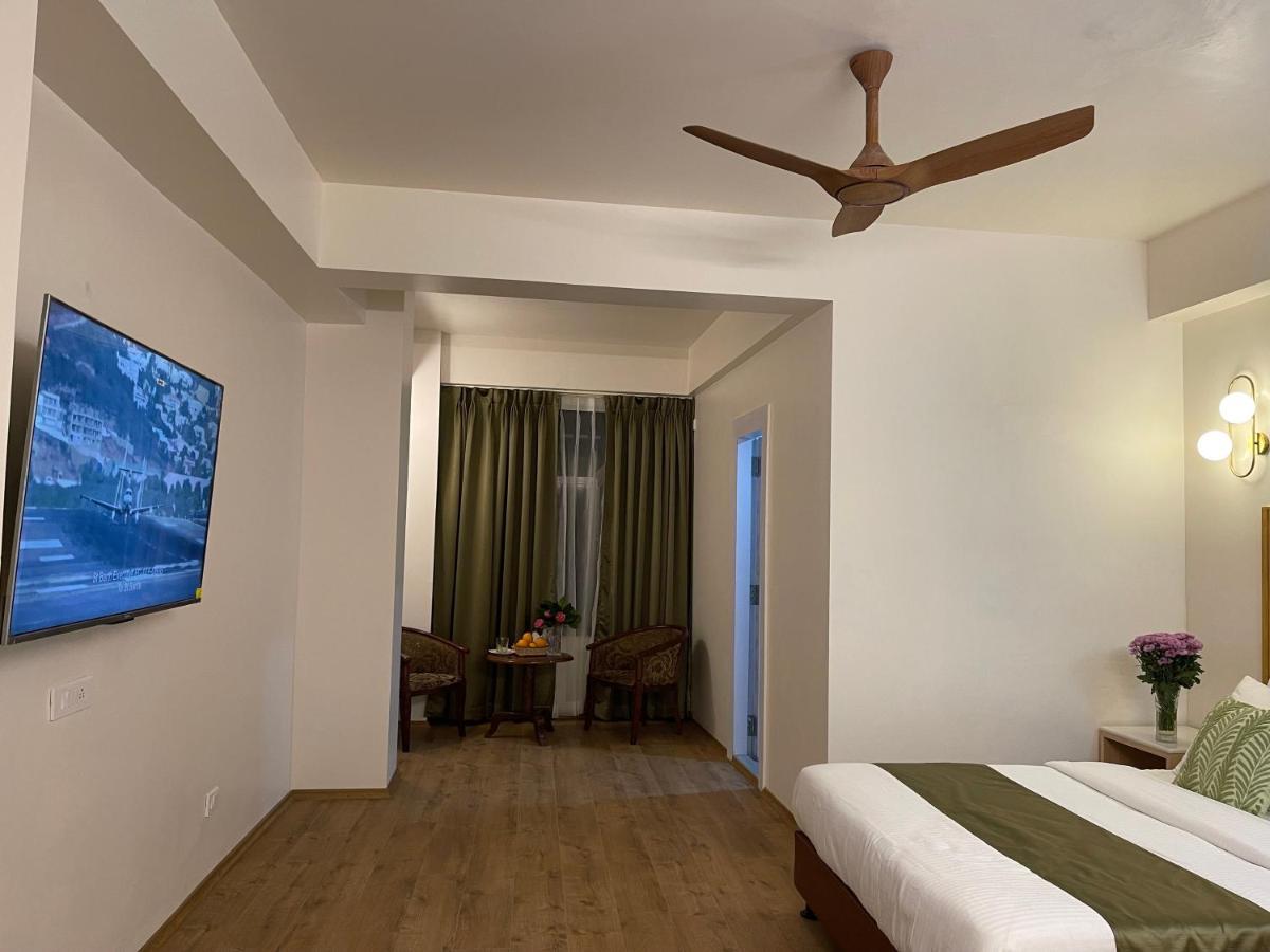 Hotel Pegasus Crown Shillong Esterno foto